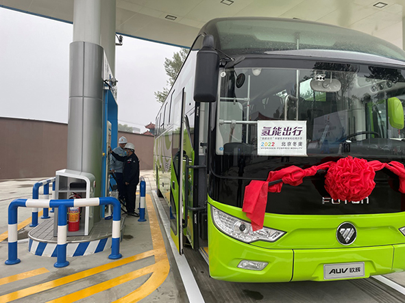 大巴车.jpg 大巴车.jpg